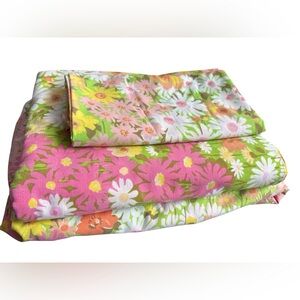 VINTAGE Spring Floral Fabric Double Full Fitted Sheet Set Pink and Green